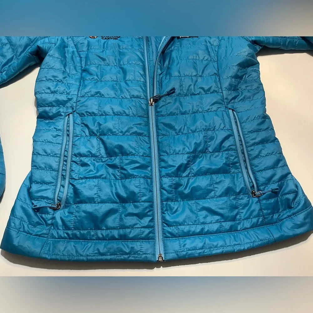 Patagonia Women's Puffer Jacket - Picture 4 of 8